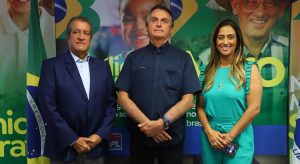 Bolsonaro ignora alerta de crime eleitoral e anuncia pré-candidatura