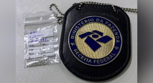 Diamantes avaliados em R$ 100 mil são apreendidos pela Receita Federal nos Correios