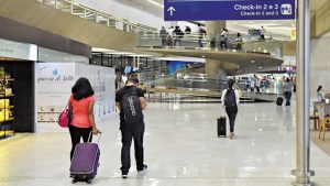 Alta de combustíveis obrigará aéreas a reajustar preços e reduzir rotas