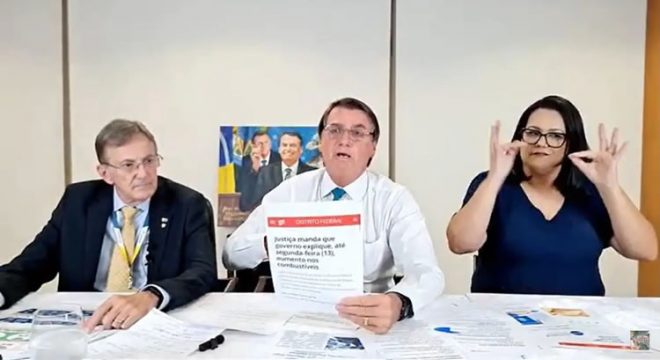Bolsonaro diz que Justiça deve cobrar a Petrobras, e não o governo, por reajuste