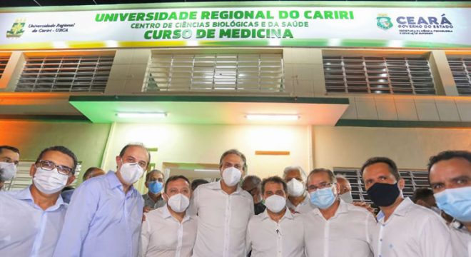 Camilo participa de solenidade de abertura do curso de Medicina da Urca, em Crato
