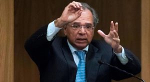 Guedes admite criar subsídio para o diesel se guerra da Ucrânia se prolongar