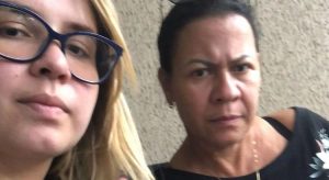 Marília Mendonça e a mãe, Dona Ruth, que preserva intacto o quarto da saudosa filha