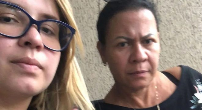 Marília Mendonça e a mãe, Dona Ruth, que preserva intacto o quarto da saudosa filha