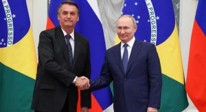 Bolsonaro diz que guerra é "uma boa oportunidade" para explorar terras indígenas