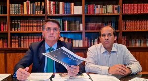 PF quer ajuda de EUA e Reino Unido em inquérito sobre mentira de Bolsonaro
