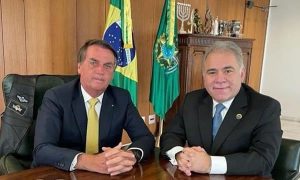 Brasil pode rebaixar status de pandemia para endemia, confirma Bolsonaro