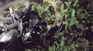 Garota de 16 anos morre num acidente com moto em Barbalha e jovem sai ferido