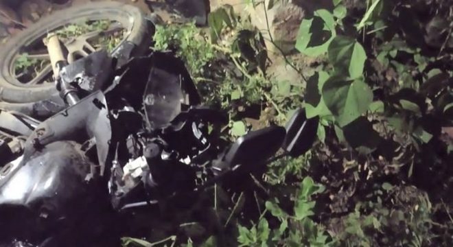 Garota de 16 anos morre num acidente com moto em Barbalha e jovem sai ferido