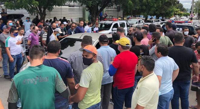 Motoristas de aplicativos fazem manifesto por justiça em Juazeiro do Norte