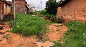 Moradores reclamam de falta de estrutura no bairro Vila Lobo, em Crato