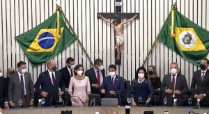 Izolda Cela toma posse como governadora do Ceará na Assembleia Legislativa