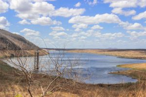 imagem mostra um local de seca