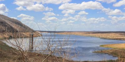 imagem mostra um local de seca