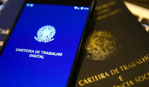 Carteira de Trabalho para emprego.