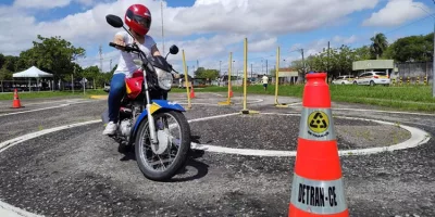 Juazeiro do Norte foi selecionado por concentrar o maior número de pessoas não alfabetizadas no Cariri, enquanto Salitre apresentou a maior proporção.