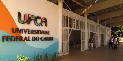 Fachada da Universidade Federal do Cariri (UFCA), campus Juazeiro do Norte.