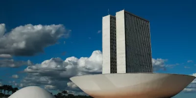 monumentos_brasilia_cupula_plenario_da_camara_dos_deputados