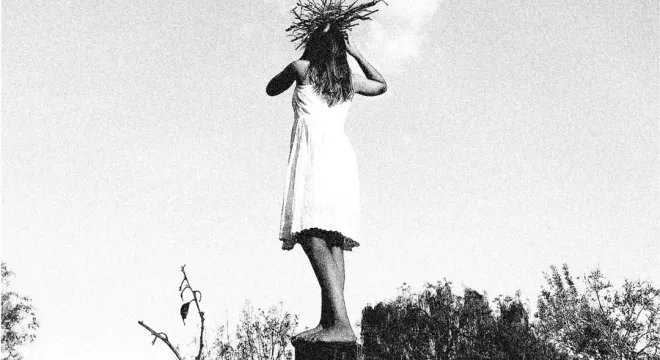 Água Ventre é uma exposição audiovisual literária da artista caririense, Zulmira Correia.