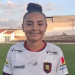 Fabiana é jogadora do R4 e fez 7 gols em partida entre R4 e Movimenta.