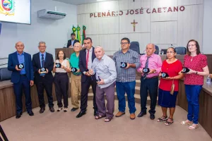 Várzea Alegre entrega Medalha Juca de Freitas a personalidades do meio evangélico.