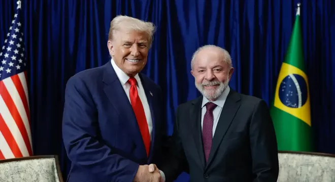 Luiz Inácio Lula da Silva (PT) e Donald Trump se encontraram neste domingo (26), em Kuala Lumpur, na Malásia.