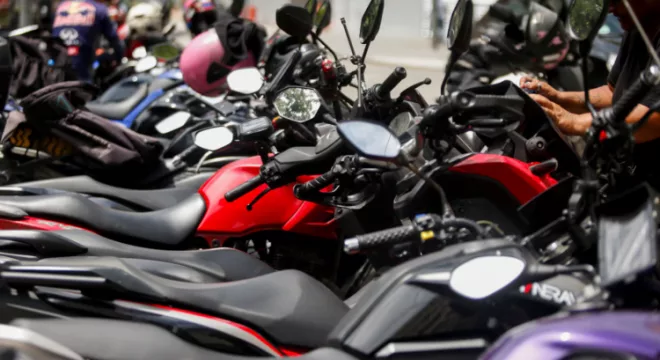 O número de motocicletas e motonetas no Crajubar equivale a uma para cada quatro moradores.