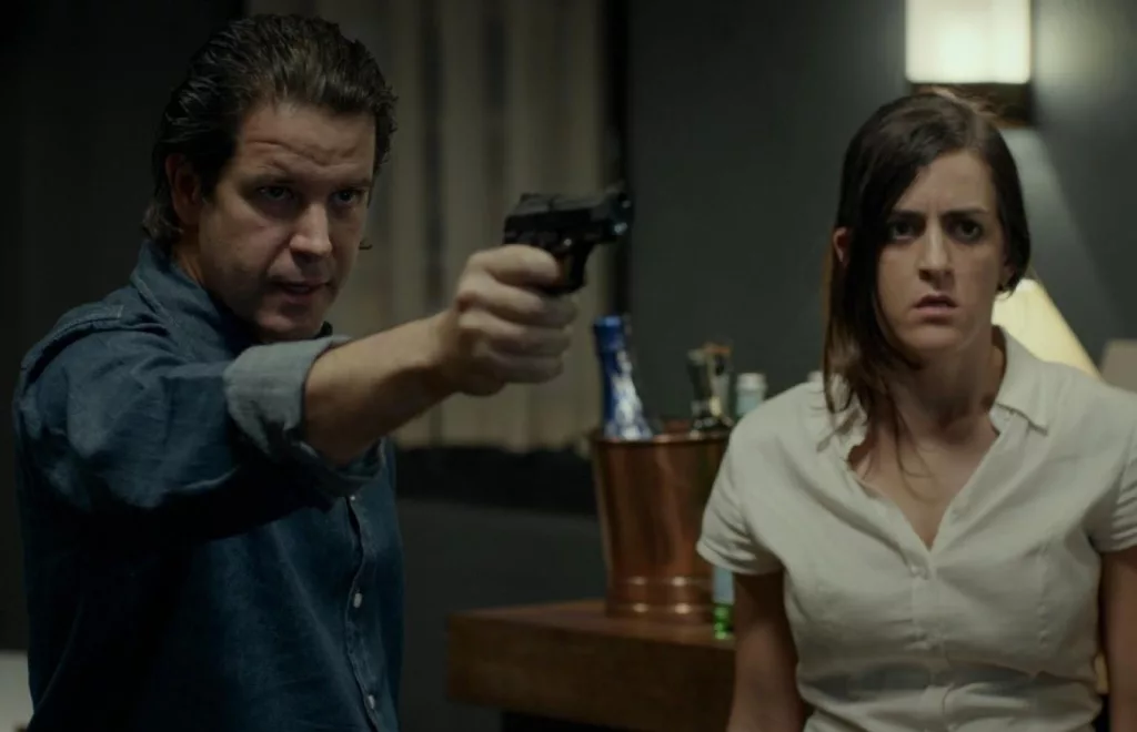 Inácio (Murilo Benício), um gerente arrogante e ríspido de um restaurante de classe média em São Paulo, tem uma relação conflituosa com os funcionários, sobretudo com o chef de cozinha Djair (Irandhir Santos).