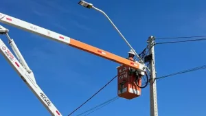 Ao todo, foram instaladas 80 novas luminárias de LED com bateria de alta eficiência | Foto: Prefeitura de Juazeiro do Norte