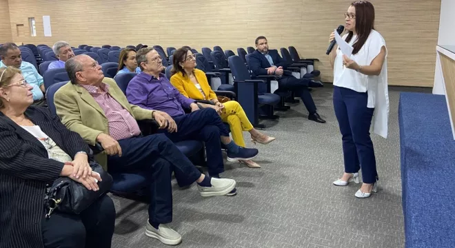 Visita da secretária estadual da Saúde, Tânia Mara Coelho.