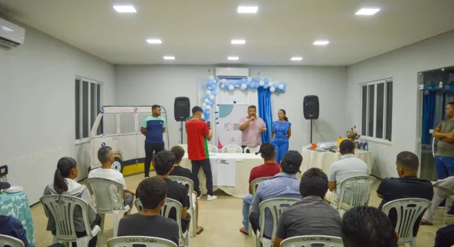 Cerca de 20 alunos participaram da aula inaugural do Curso de Mecânica de Motos em Salitre.