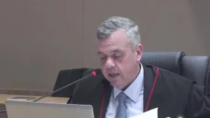 desembargador Leonardo Roberto Oliveira votou pela cassação de Glêdson e Tarso | Foto: Reprodução/ YouTube TRE-CE