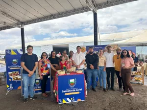 Agricultores e apicultores de Santana do Cariri na ExpoCariri 2025.