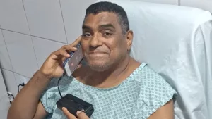 Franzé publicou uma atualização nas redes sociais informando que o procedimento cirúrgico foi bem-sucedido.