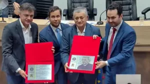 Guimarães recebe Título de Cidadão Juazeirense e Comenda Padre Cícero na Câmara de Juazeiro do Norte