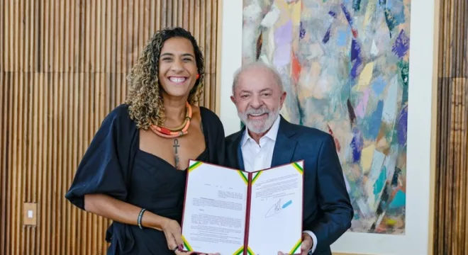 Presidente Lula (PT), ao lado da ministra da Igualdade Racial, Anielle Franco.