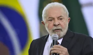 O presidente Lula da Silva sancionou a lei que proíbe o uso de novas formas de flexão de gênero e número.