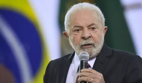 O presidente Lula da Silva sancionou a lei que proíbe o uso de novas formas de flexão de gênero e número.