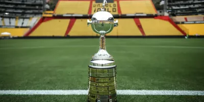 Taça da Final da Libertadores de 2025, que terá Flamengo e Palmeiras.