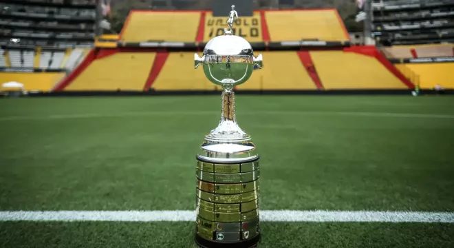 Taça da Final da Libertadores de 2025, que terá Flamengo e Palmeiras.