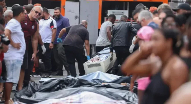 No total, 121 pessoas morreram durante a megaoperação, incluindo 117 suspeitos e quatro policiais.