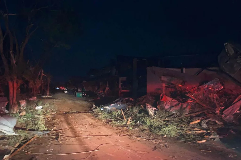 Tornado de escala F-2 atinge interior do Paraná