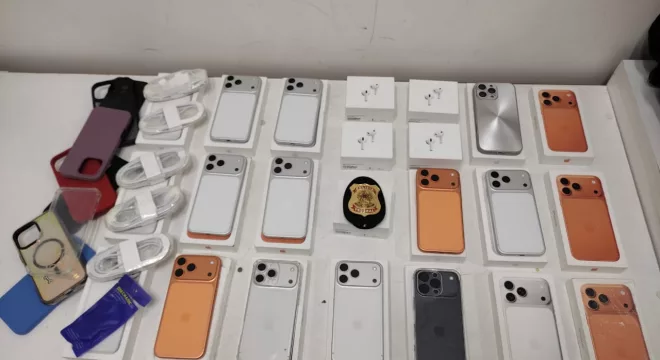 Eletrônicos apreendidos pela Polícia Federal em Fortaleza.