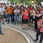 Mesmo cedidos, os servidores continuam recebendo os salários integrais de seus cargos de origem na prefeitura.