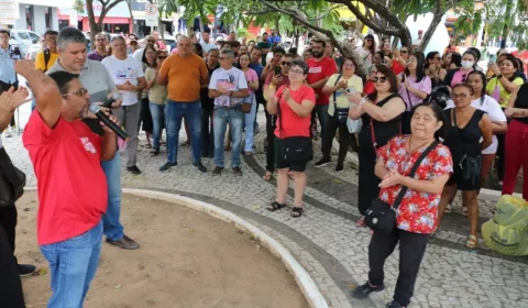 Mesmo cedidos, os servidores continuam recebendo os salários integrais de seus cargos de origem na prefeitura.