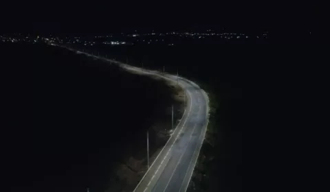 Estrada que dá acesso à cachoeira de Missão Velha