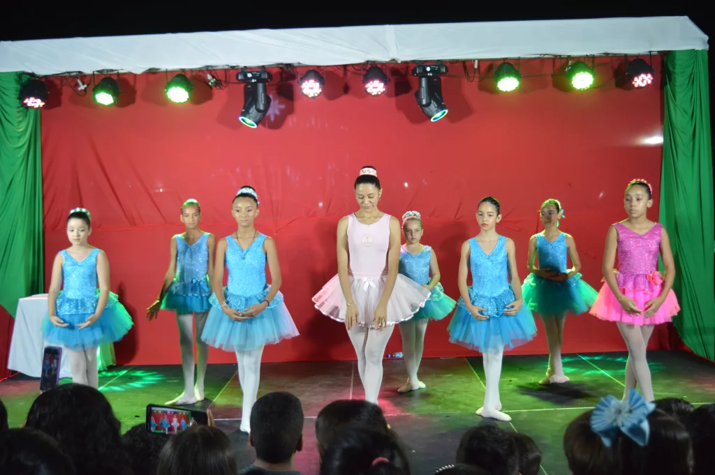 Grupo de Ballet, Salitre