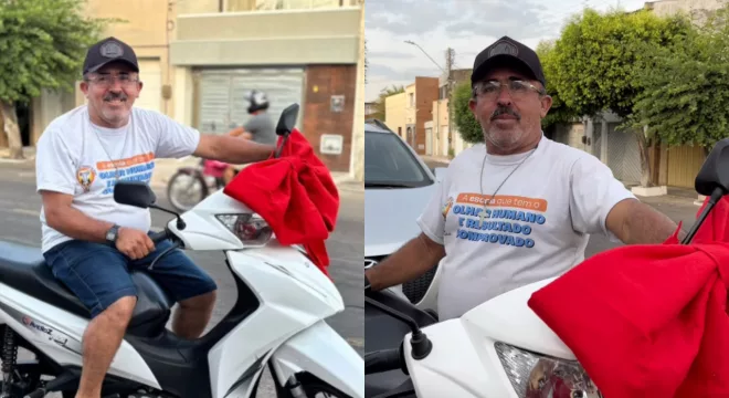 Antonio Pereira, porteiro que recebeu a moto dos pais em duas fotos.