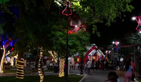 Praça Padre Cícero atrai visitantes durante o período natalino em Juazeiro do Norte