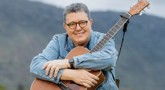 Nani Azevedo se apresenta em Altaneira.